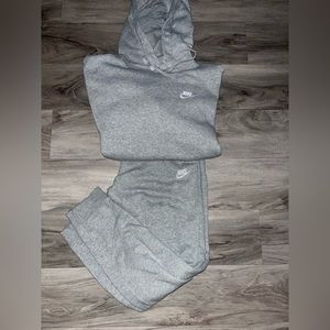 Nike tracksuits/hoodie/sweatpants